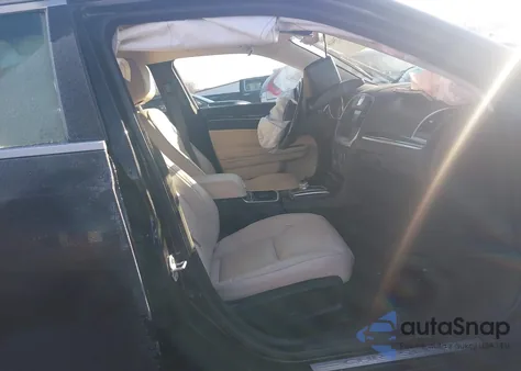 2018 Chrysler 300 Limited z USA, uszkodzony, nr VIN 2C3CCAEG2JH148877